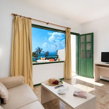 Ξενοδοχείο με διαμερίσματα Rocas Blancas 4*